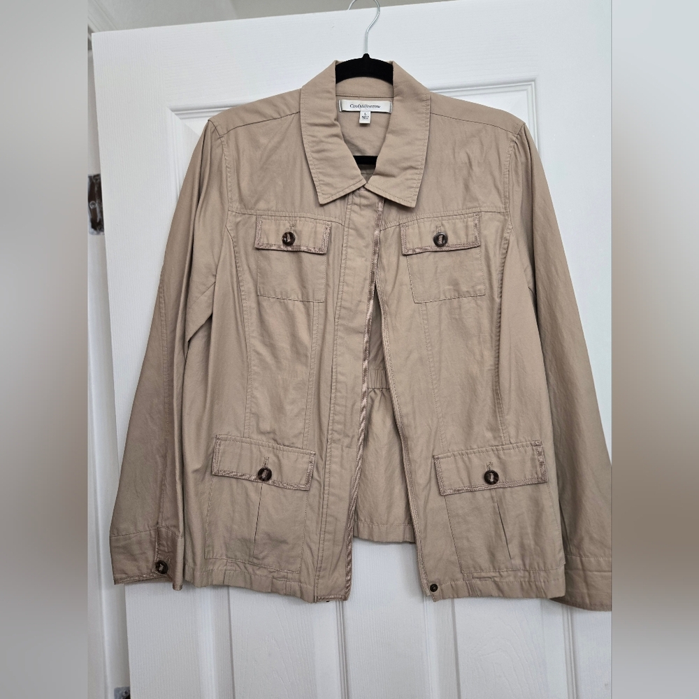 Croft & Barrow Tan  Lightweight Jacket with zipper.  Size Large